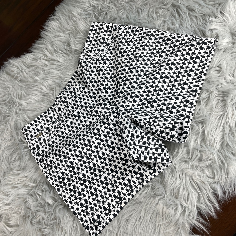 White House Black Market Patterned Shorts, size 8